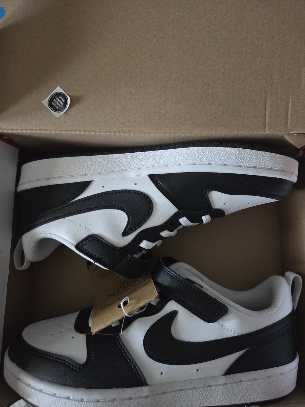 Nike Kids Low-Top Sneakers in Black and White